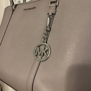 Michael Kors Gray Jetset Leather Tote with laptop section - Medium to large